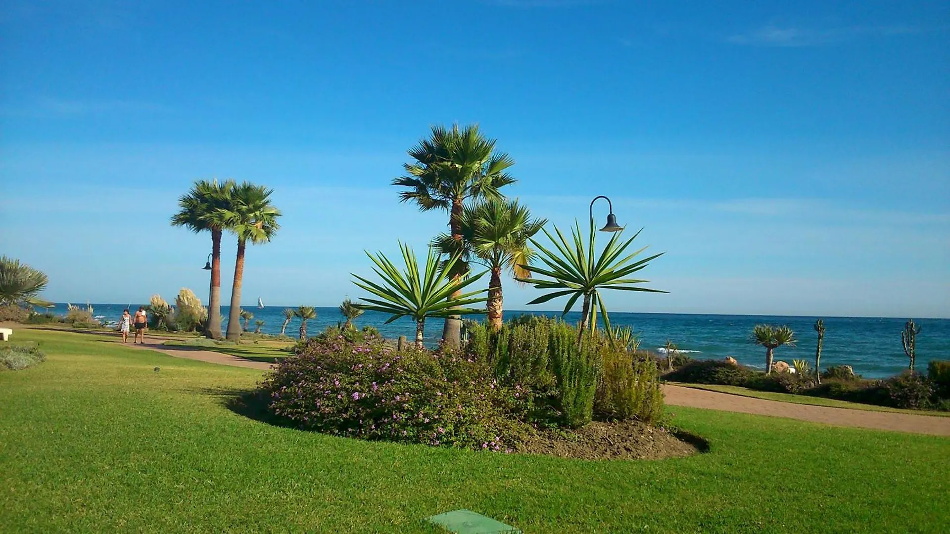 Las Salinas Estepona 0*,